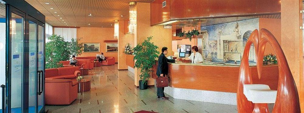 Unaway Hotel&residence Quark Due Apartahotel Milán