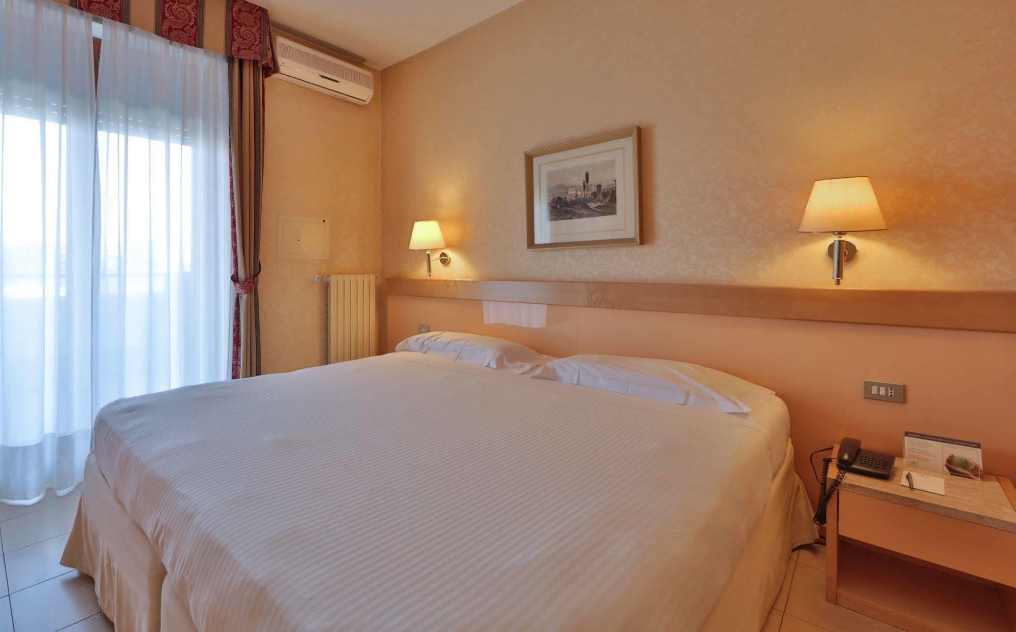 Apartahotel Unaway Hotel&residence Quark Due 4*